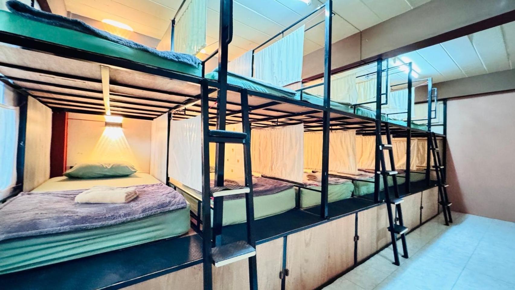 Stay At Moon Hostel Хаад Рин Екстериор снимка