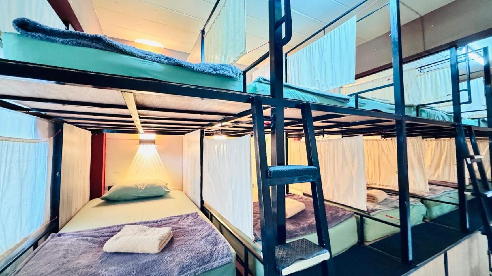 Stay At Moon Hostel Хаад Рин Екстериор снимка